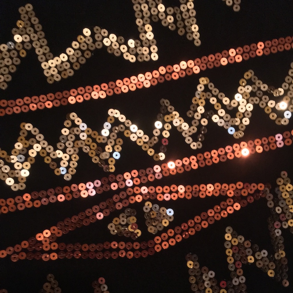 Buckle sequin tshirt - Picture 4 of 4